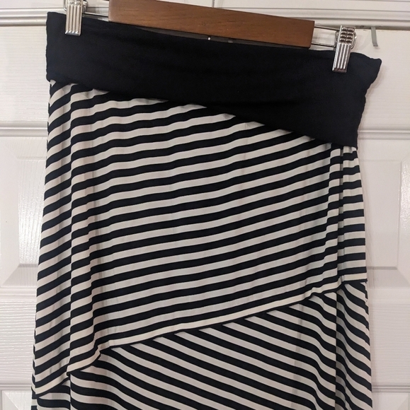 MAX EDITION Striped Maxi Skirt - Picture 2 of 8